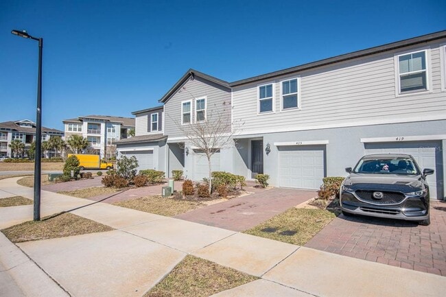 Building Photo - 425 Legacy Lp