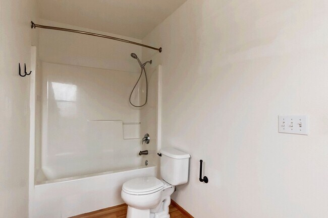 Building Photo - 3-bedroom, 2.5-bathroom Pet Friendly Home