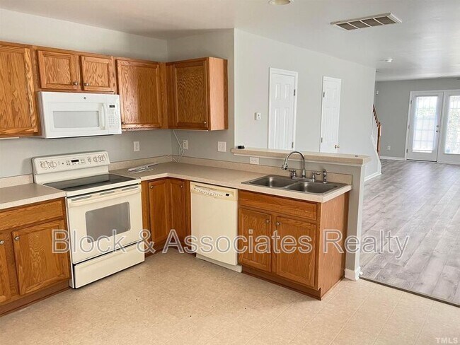 Building Photo - 2651 Vega Ct