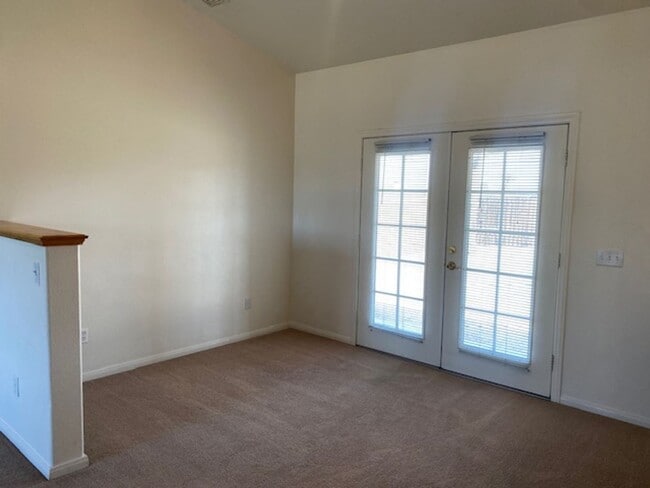 Building Photo - AVAILABLE NOW $200 off First Month Rent