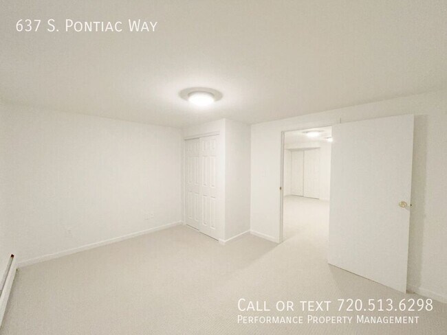 Building Photo - 637 S Pontiac Way