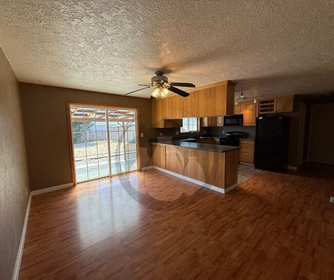 Building Photo - Single Level House-