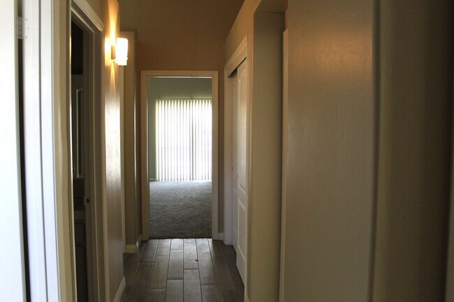 Building Photo - North West Home with Solar and Pool for Rent