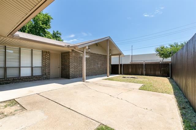 Building Photo - 14215 Haymeadow Dr