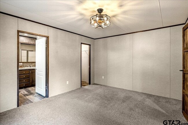 Building Photo - 409 Willow Dr