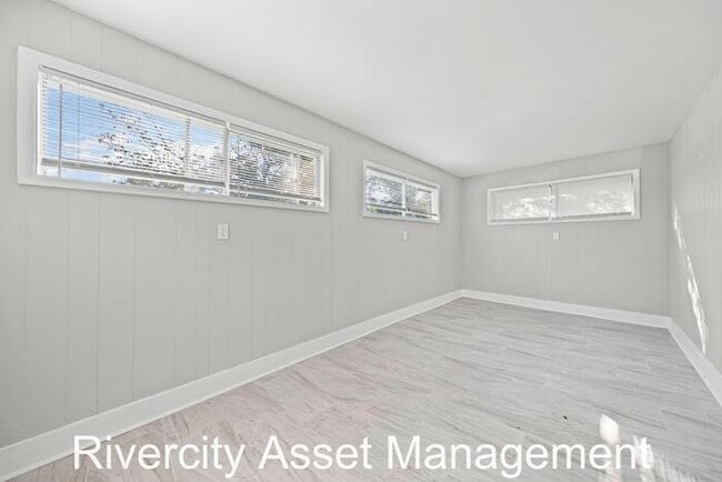 Building Photo - You Don't Want To Miss This One!!!!! It Is A Must See!!!!!! PRICE REDUCTION, SECTION 8 WELCOMED!!!!