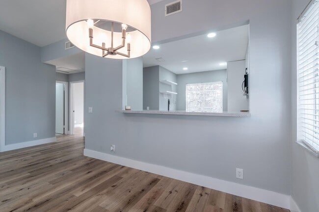 Building Photo - 1579 Springside Dr