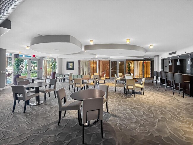 Building Photo - 2681 N Flamingo Rd