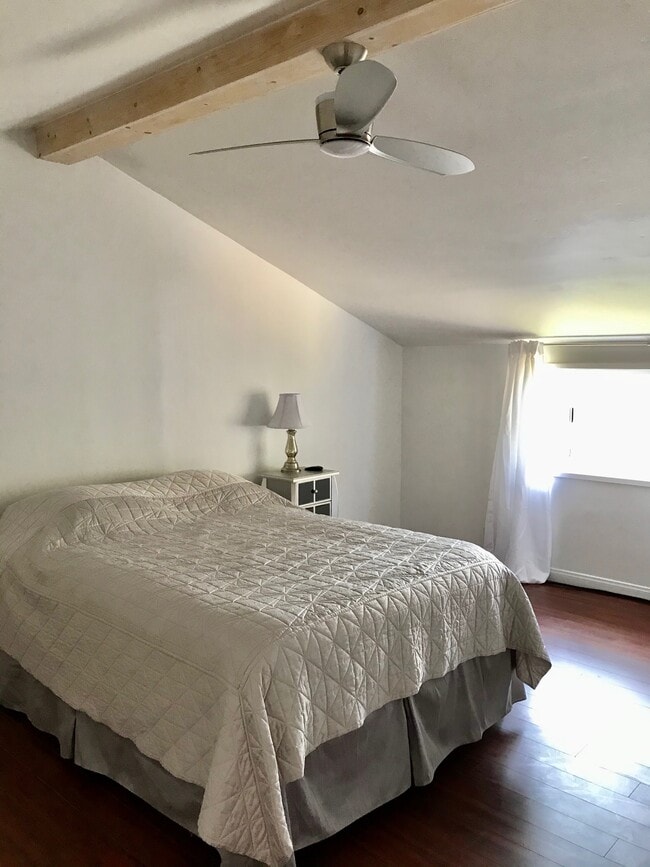 Building Photo - 656 Grand Ave