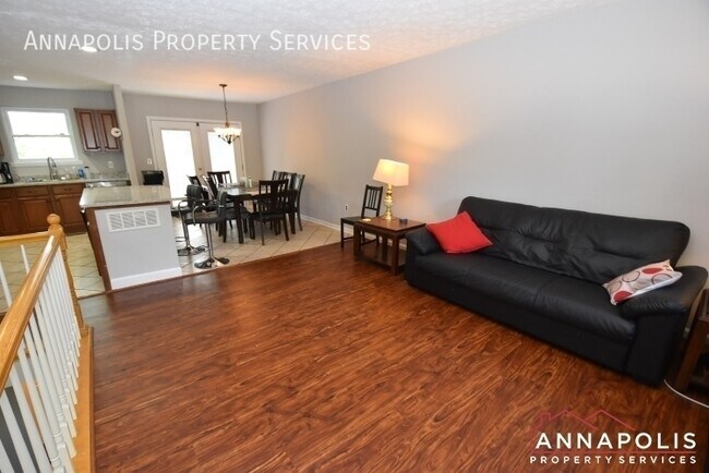 Building Photo - 1119 Crestview Dr