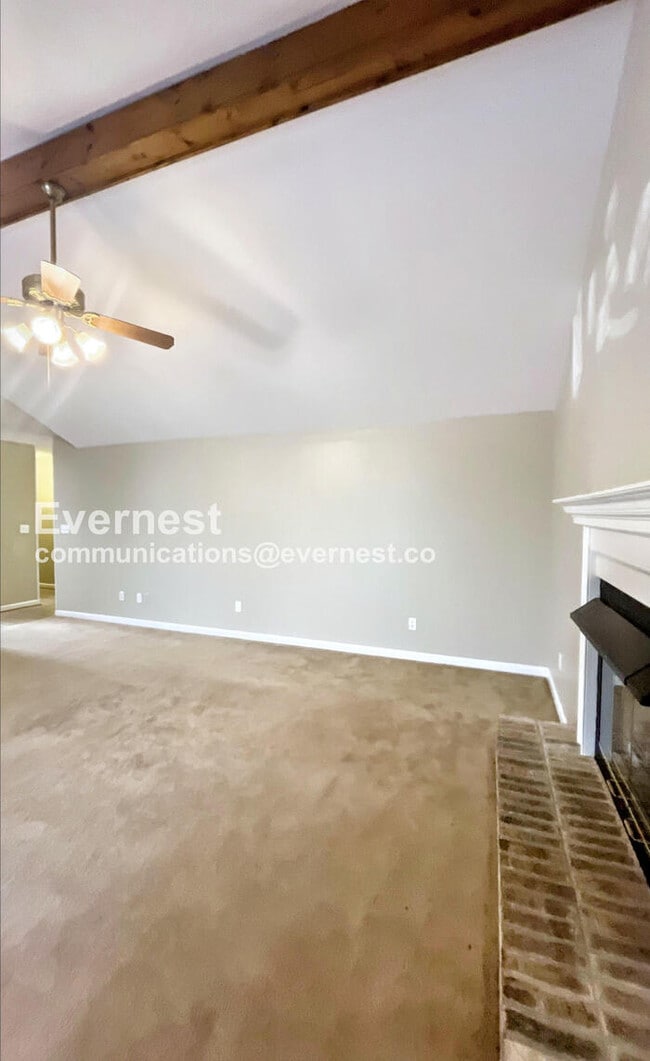 Building Photo - 4911 Hunter Village Dr