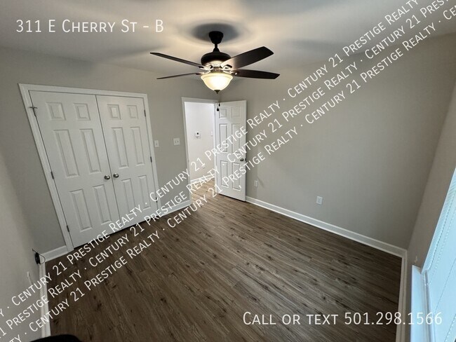 Building Photo - 311 E Cherry St