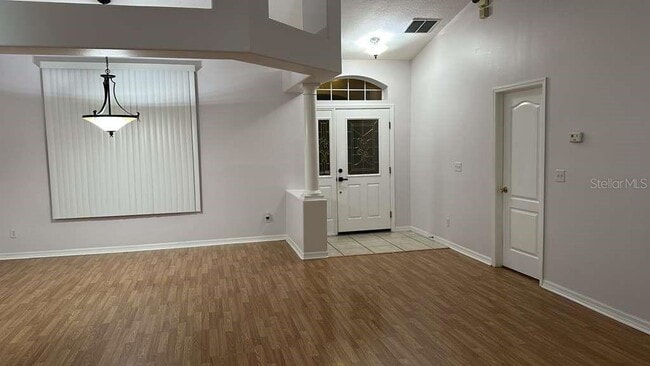 Building Photo - 534 Lake Sumner Dr