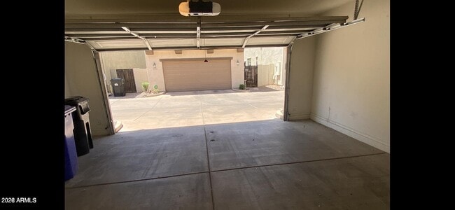 Building Photo - 3775 E Santa Fe Ln