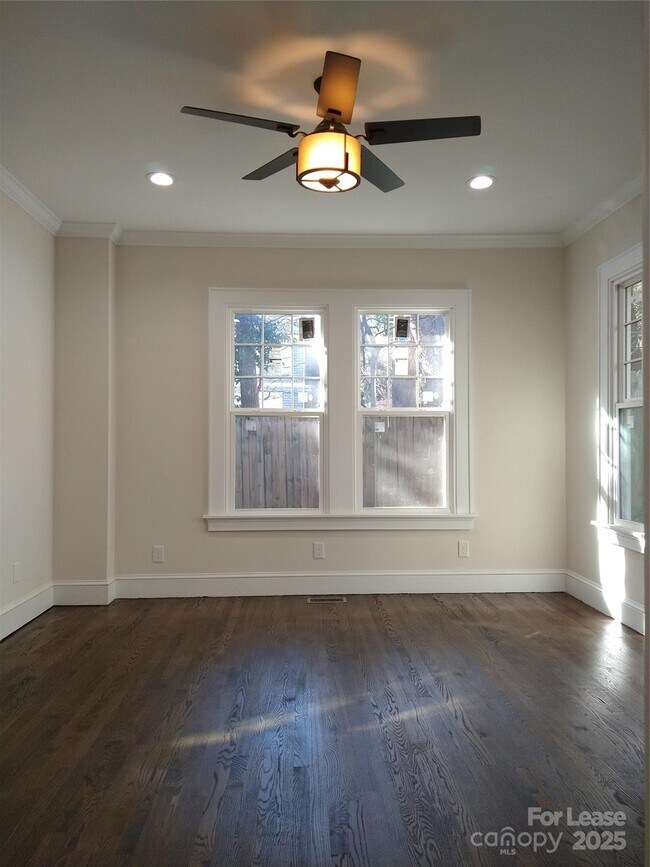 Building Photo - 1915 Hamorton Pl