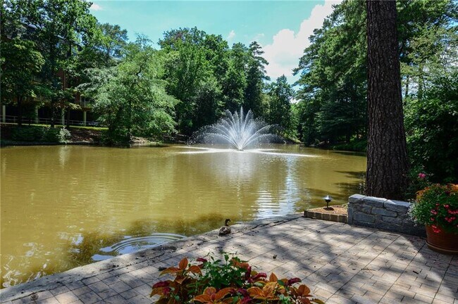 Building Photo - 25316 Plantation Dr NE