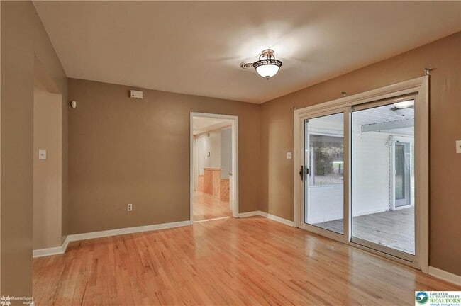 Building Photo - 900 Mine Lane Rd