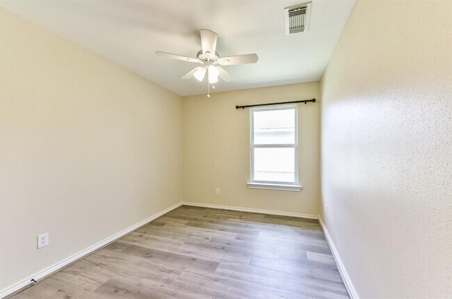 Building Photo - 3426 Angel Ln