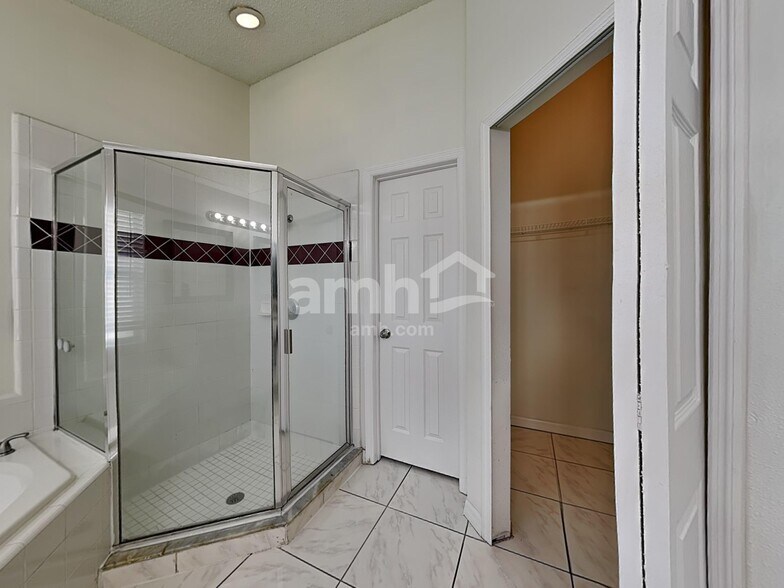 Building Photo - 2808 Berkshire Cir
