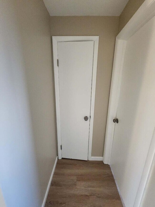 Building Photo - 1654 Abbott Rd