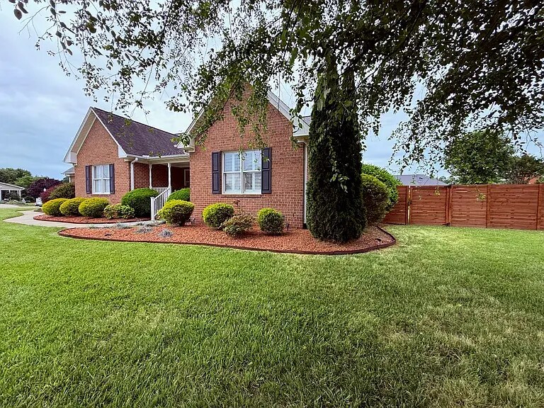Primary Photo - 1241 Rogers Rd
