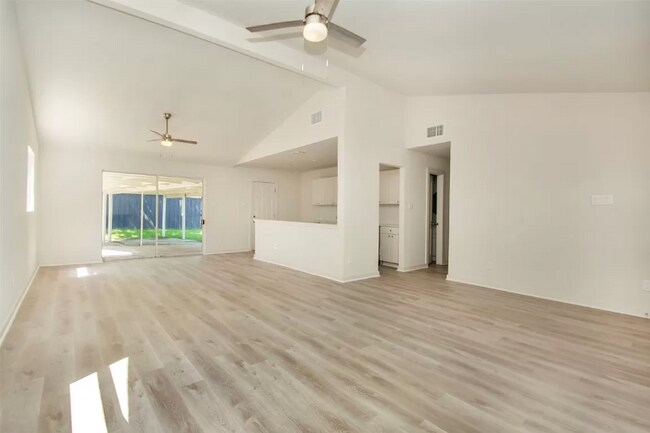 Building Photo - 3057 Dothan Ln