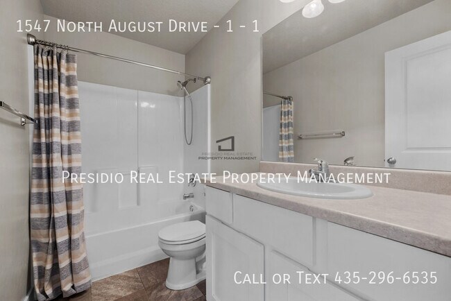 Building Photo - 1547 N August Dr