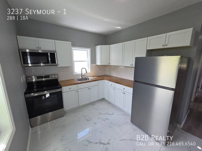 Building Photo - 3237 Seymour-1