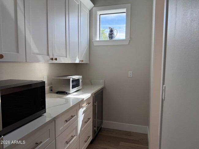 Building Photo - 8736 E Joshua Tree Ln