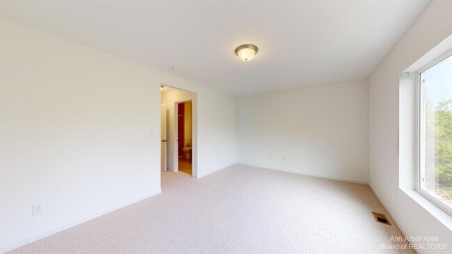 Building Photo - 2741 Bristol Rdg Dr