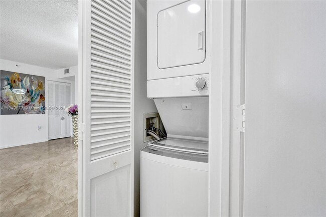 Building Photo - 1201 S Ocean Dr