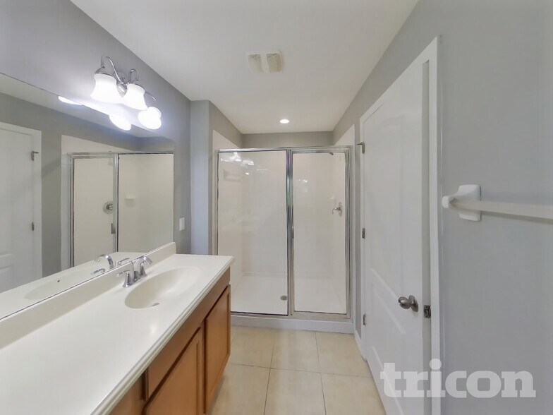 Building Photo - 364 Winthrop Dr