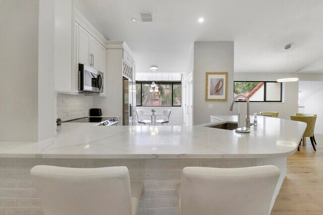 Building Photo - 104 Sea Oats Dr