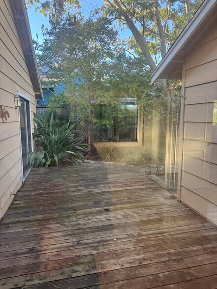 Building Photo - 764 N Regatta Dr