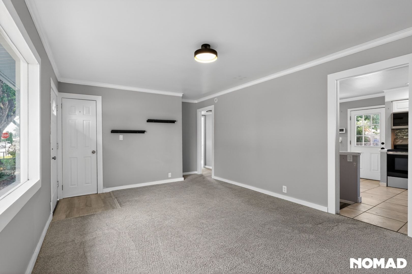 Building Photo - 1137 Pando Ave