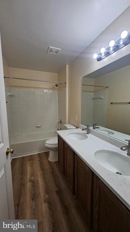 Building Photo - 24 Blackfoot Ct