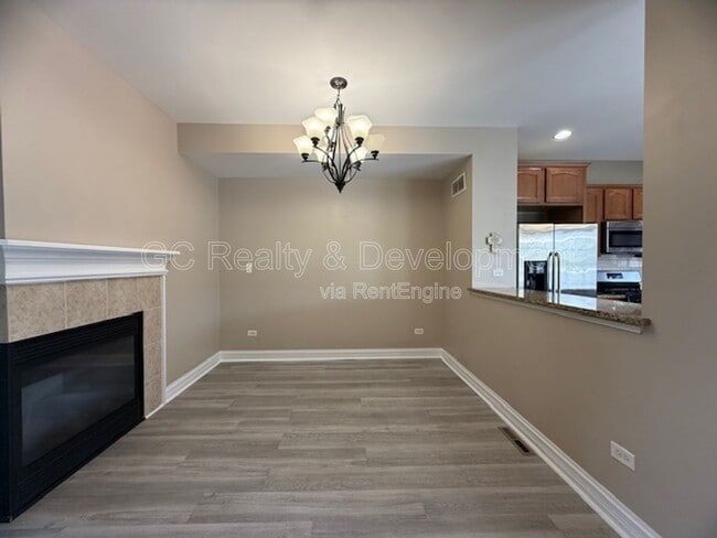 Building Photo - 112 Lakeshore Dr