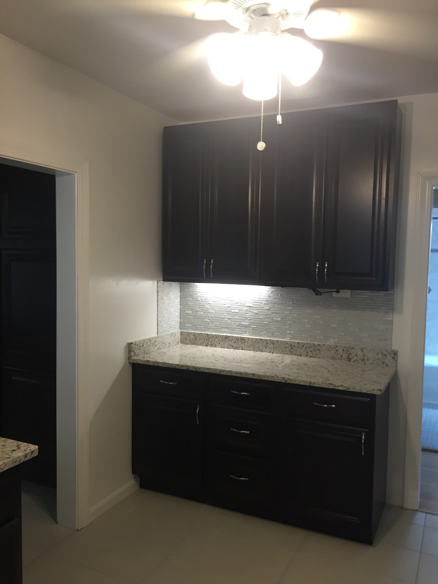 Kitchen - 723 Dobson St