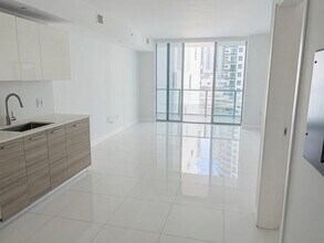 Building Photo - 1300 Brickell Bay Dr