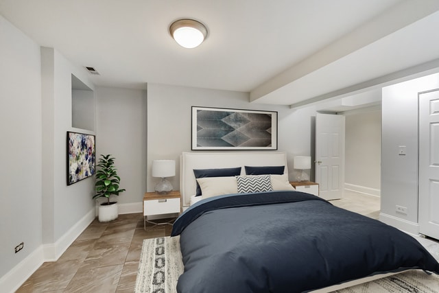 Building Photo - 320 W Evergreen Ave