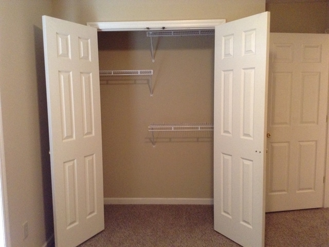 Building Photo - 1212 Wembley Ct