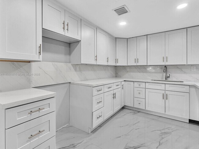 Building Photo - 19021 NW 23rd Ct