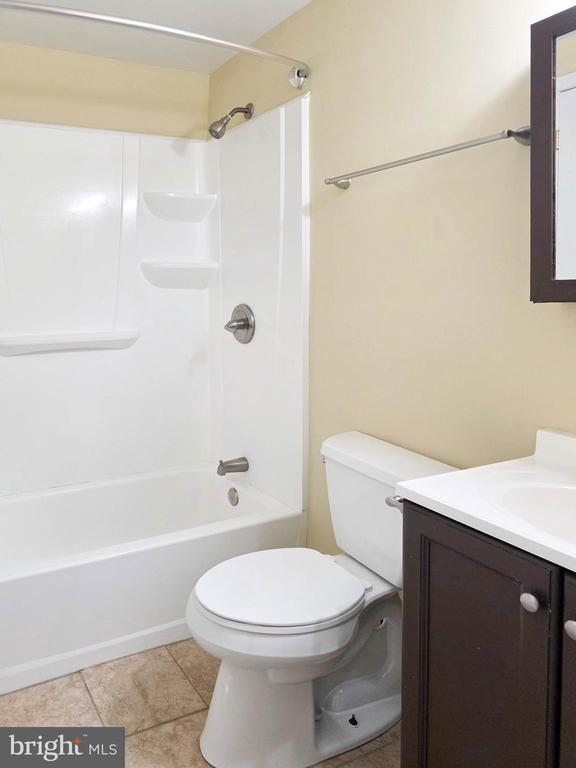 Building Photo - 20559 Strath Haven Dr