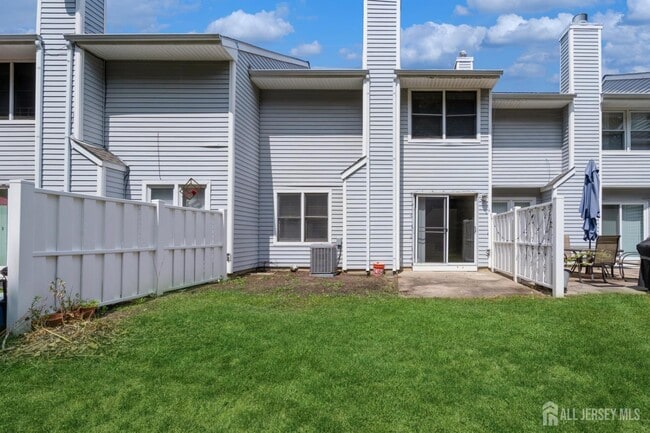 Building Photo - 57 Woodmere Dr