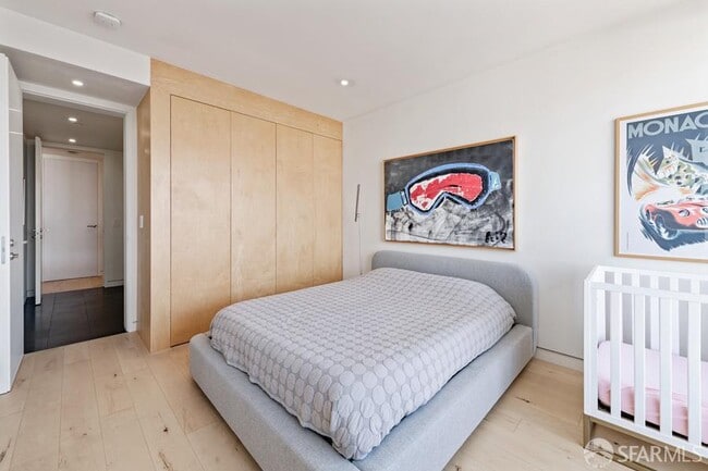 Building Photo - 333 Bush St