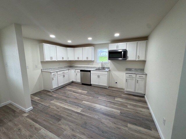 Building Photo - 2020 Atlantis Dr