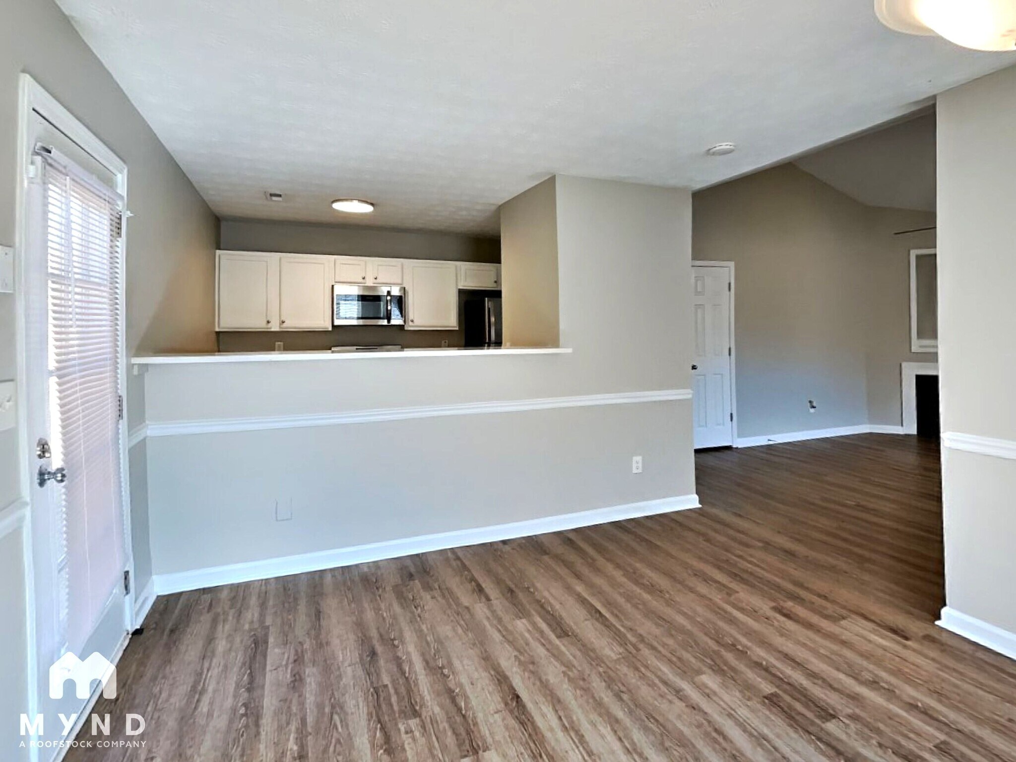 Building Photo - 305 Carter Ave