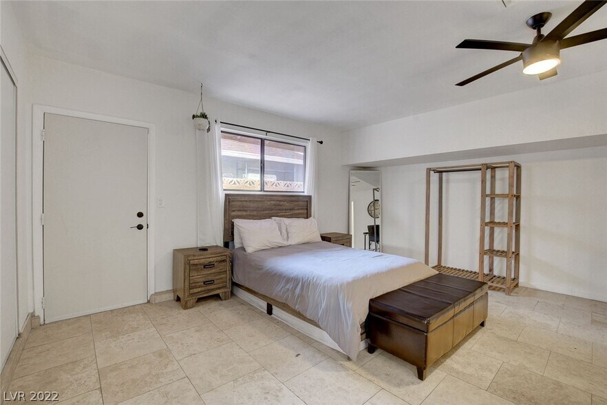Bedroom 4 / Flex Room - 3112 La Mesa Dr