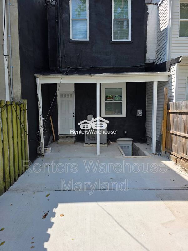 Building Photo - 921 N Patterson Park Ave