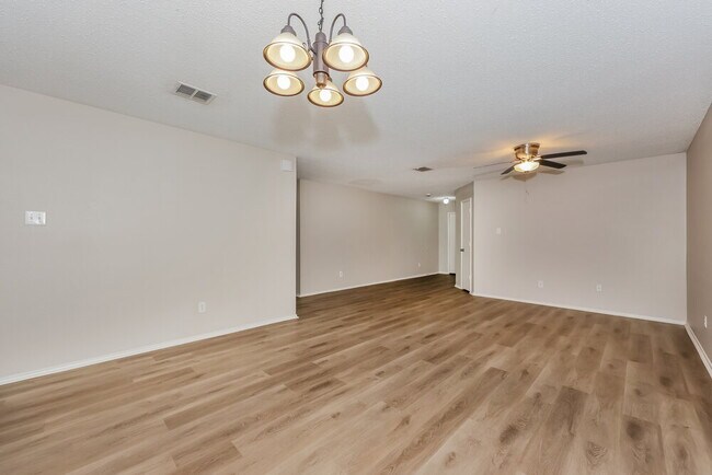 Building Photo - 4229 Gray Fox Dr